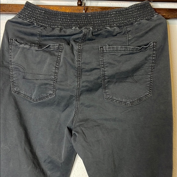 American Eagle Outfitters Black Joggers with Tapered Fit - Picture 5 of 6